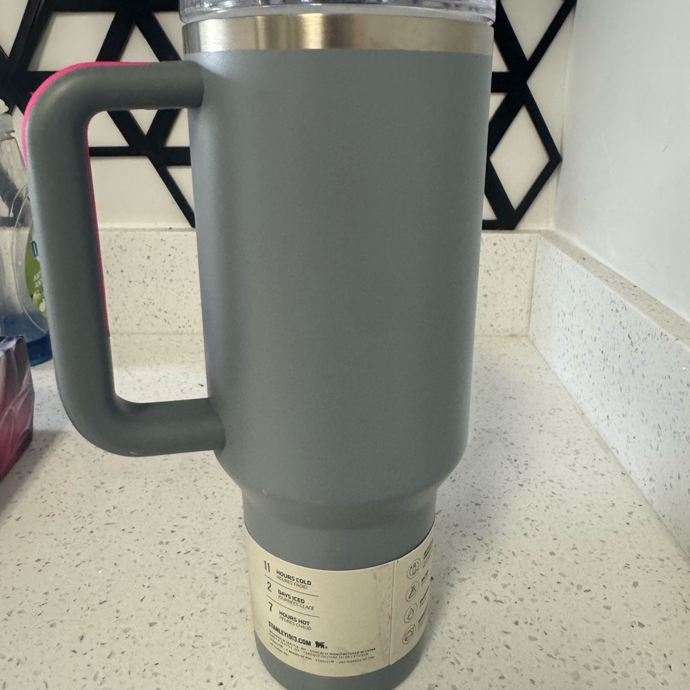 Stanley Gray Tumbler with Pink Handle - Picture 2 of 4